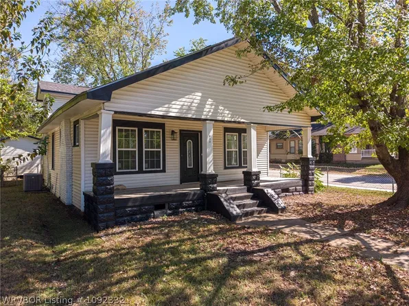 923 S 22nd St, Fort Smith, AR 72901