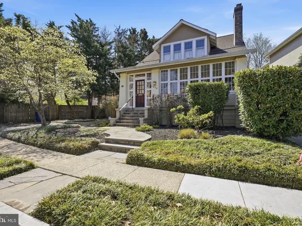 1526 N Edgewood St, Arlington, VA 22201