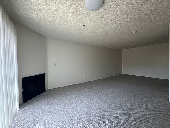 4th image of 400 S Westmoreland Ave #518