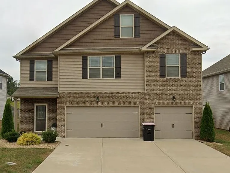 113 Darby Dr — Photo 1