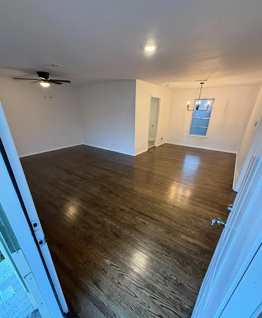 Unit Photo - 138 Vandenburg Dr