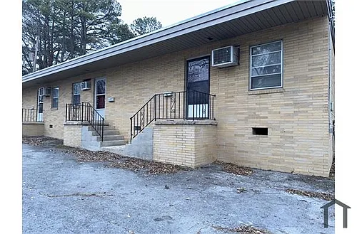 708 Maysville Rd NE Photo 1