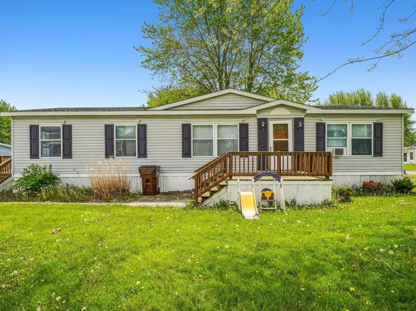 102 Woodcrest Dr, Marysville, OH 43040