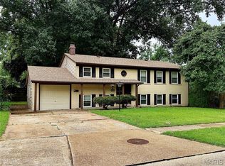 2010 E Humes Ln, Florissant, MO 63033