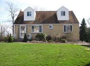 410 Vale Dr, Pittsburgh, PA 15239