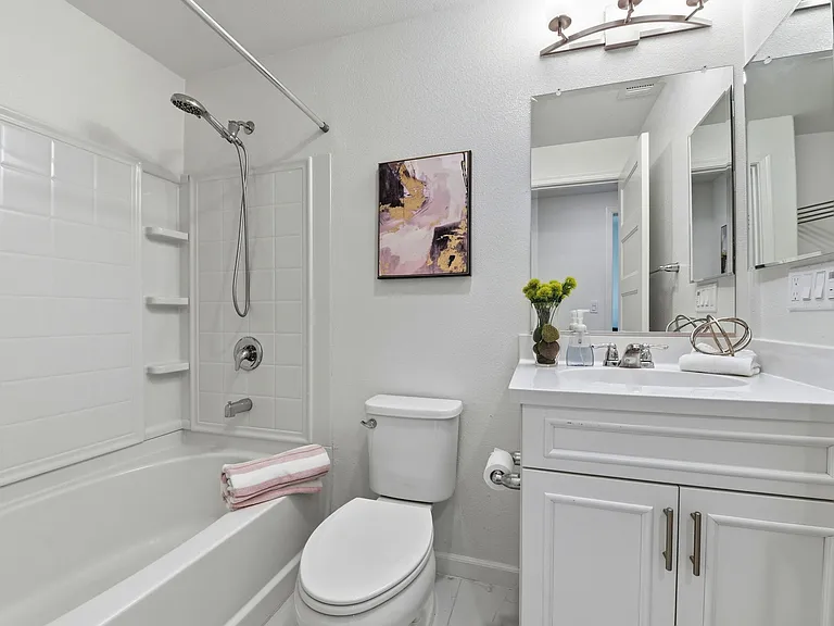 3078 Empoli Ln #5 — Photo 12