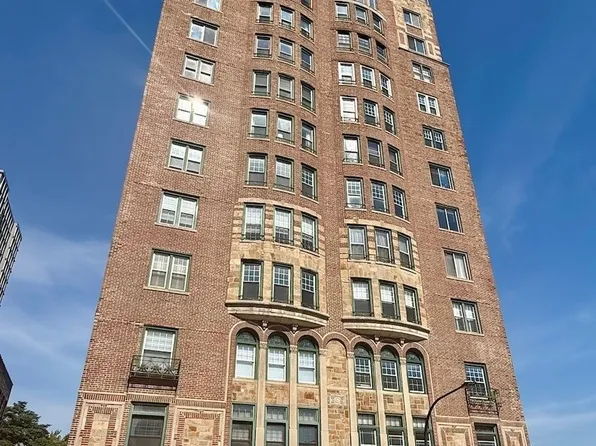 2666 E 73rd St APT 8W, Chicago, IL 60649