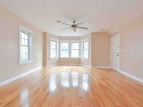3rd image of 35 Ellington St
