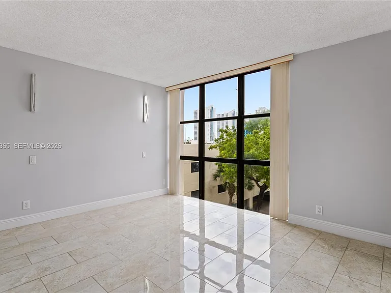 17021 N Bay Rd #429 — Photo 30