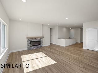 16728 Walnut Meadows Cir, Urbandale, IA 50323