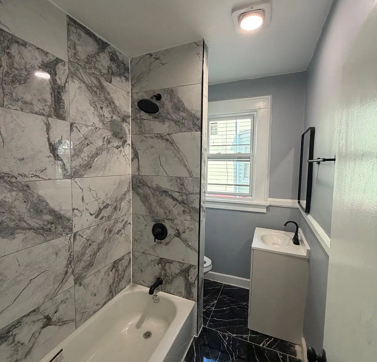 3 bed, 1.5 bath, 1250 sqft, $2,195 — Photo 4