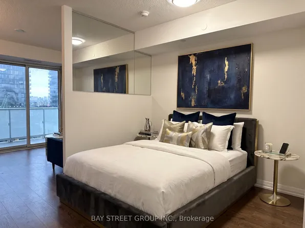 101 Erskine Ave Unit 1106, Toronto, ON M4P 1Y5