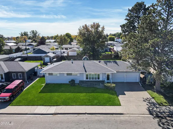 729 16th St W, Williston, ND 58801