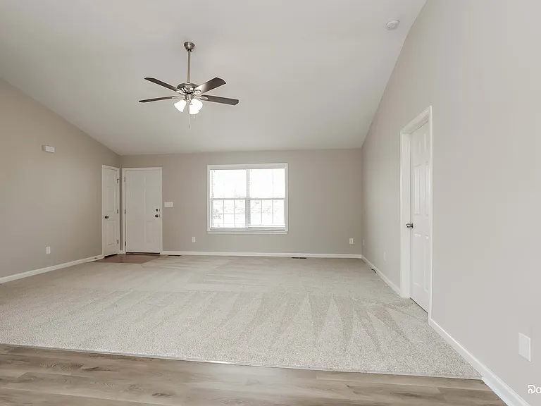 2104 Madison Ct — Photo 5