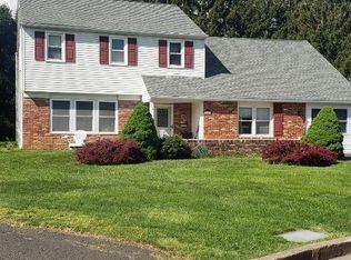 998 Garfield Ct, Warrington, PA 18976