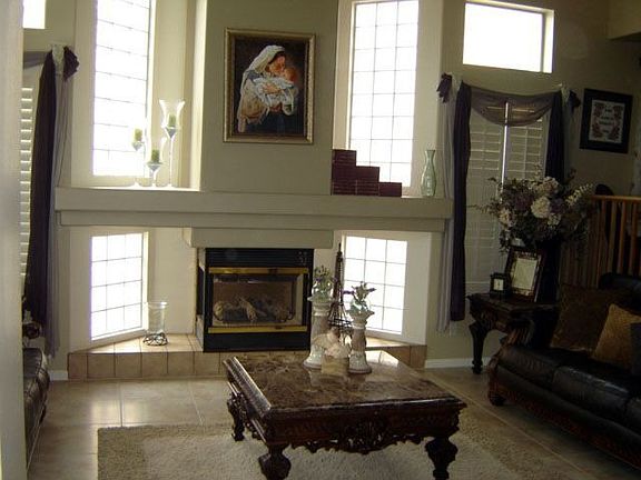 FRONT ROOM