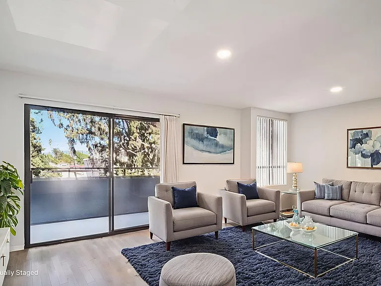 6310 Sylmar Ave — Photo 36