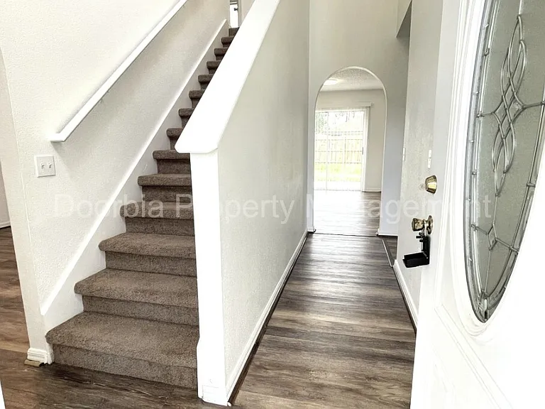 11098 Lord Taylor Dr — Photo 4