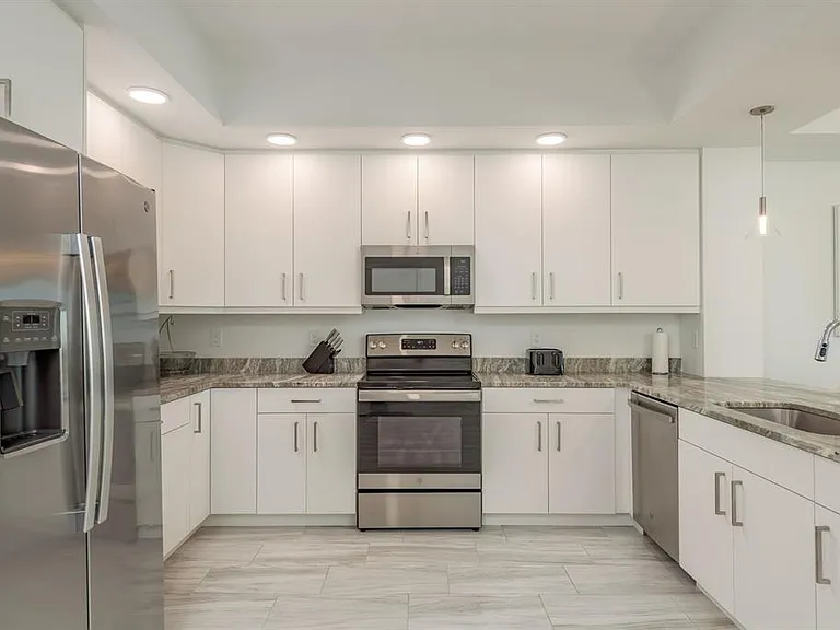 415 Island Way #402 — Photo 11