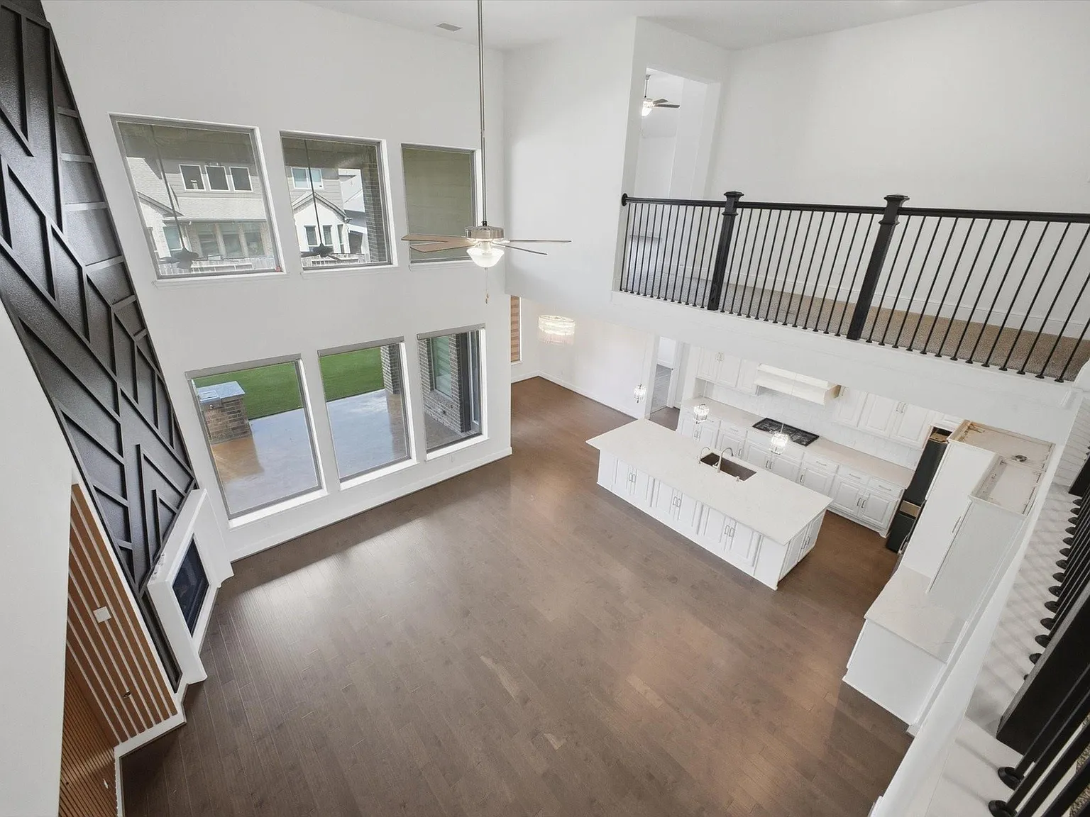 5 bed, 5.5 bath, 4484 sqft, $5,400 — Photo 3