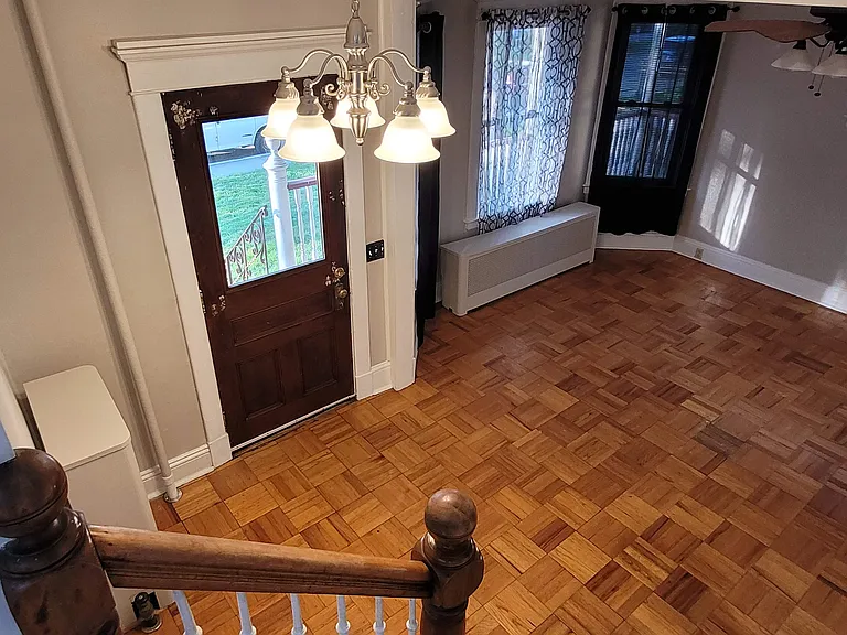 1st Floor Area - Foyer/Living Room