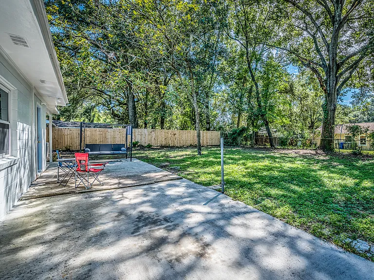 5057 Walker St — Photo 32