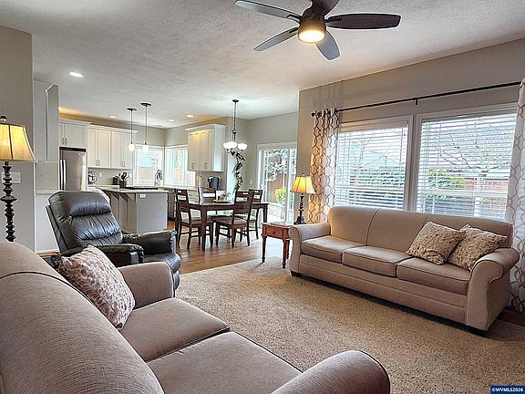 5th image of 466 Yellowstone Dr S