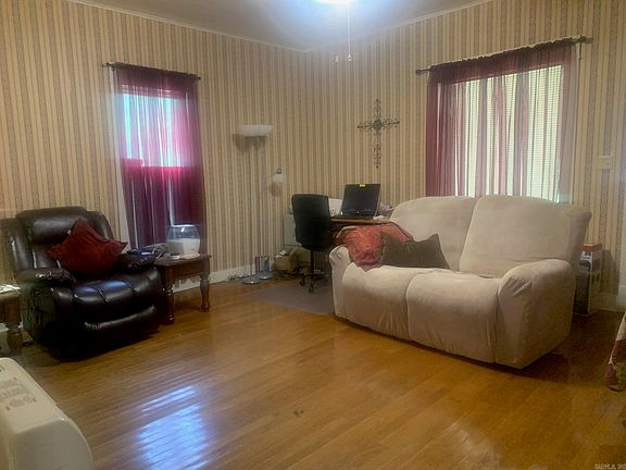 2nd image of 1112 S Porter St