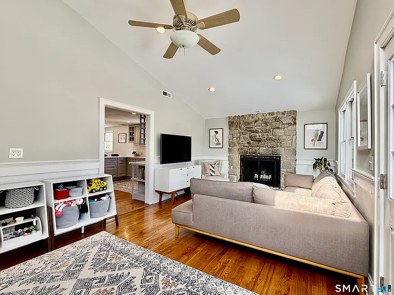 23 Sleepyhollow Dr — Photo 10