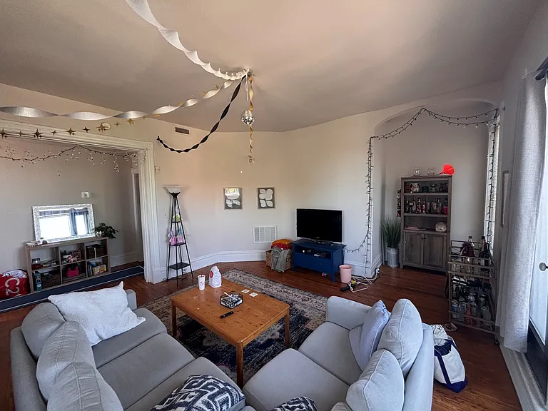 411 N Allen Ave #3 — Photo 4