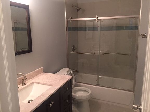 5th image of 1009 S Claremont Ave #2