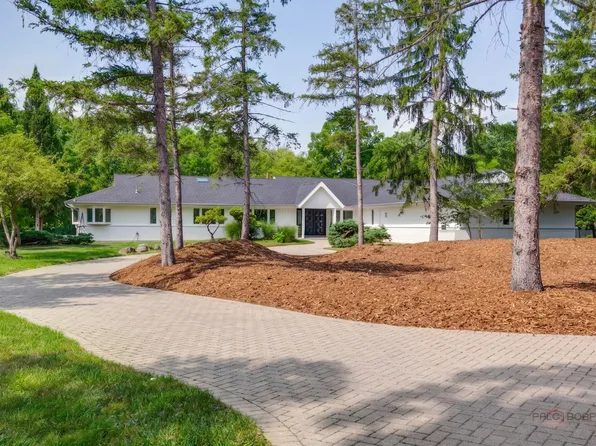 18 Alexandra Dr, Mettawa, IL 60048