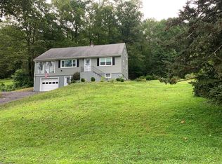 35 Mist Hill Dr, New Milford, CT 06776