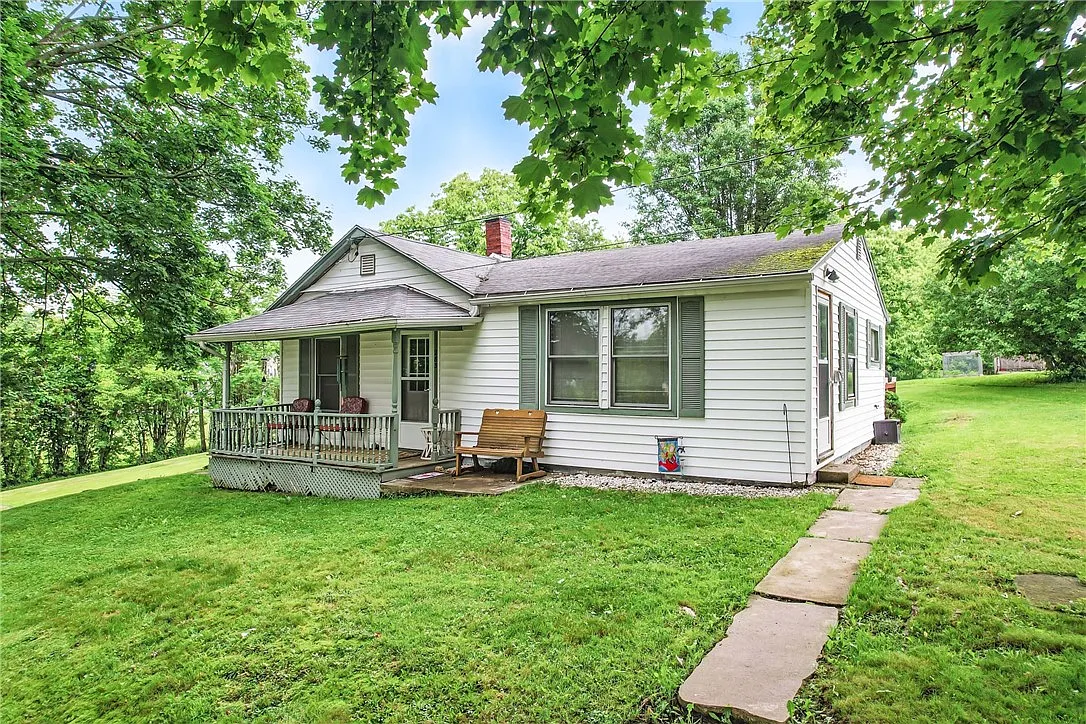 283 S 5th St photo 1