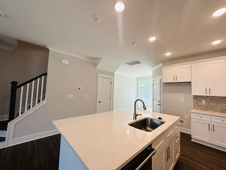 5633 Stafford Rd — Photo 4
