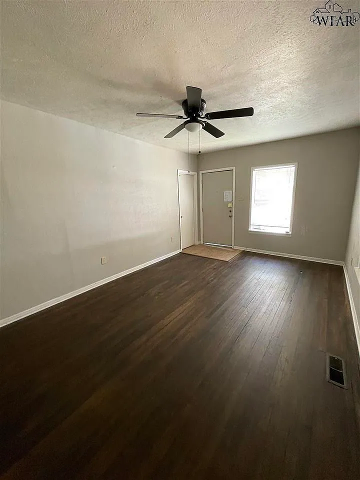 2 bed, 1.0 bath, 790 sqft, $795 — Photo 3