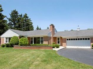 231 Ahwahnee Ln, Lake Forest, IL 60045