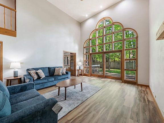 2nd image of 1711 E ROBIN WAY