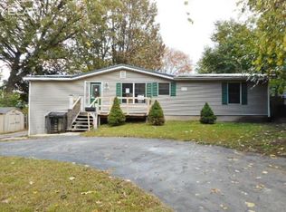 11878 Oakland Ave, Mount Morris, MI