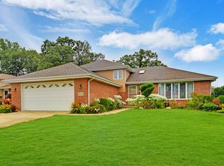 8025 Deer Path, Justice, IL 60458