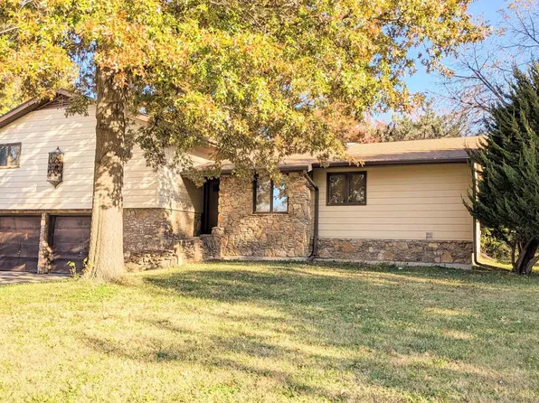 619 Elmwood Ln, Burlington, KS 66839