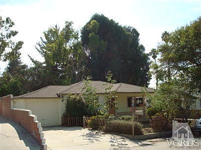 1st image of 320 Fraser Ln