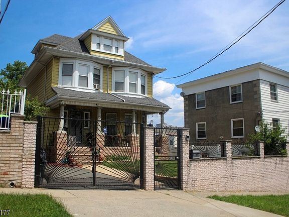 3rd image of 197 Grafton Ave
