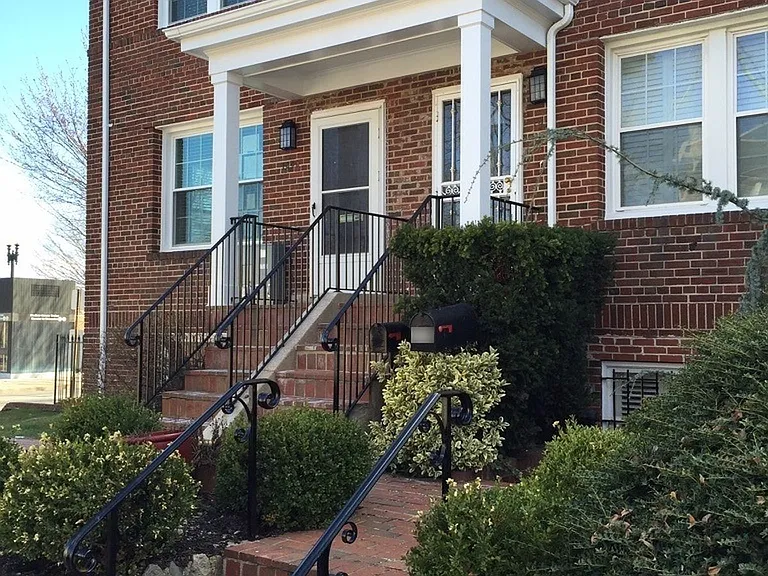 1843 Burke St SE #C — Photo 13