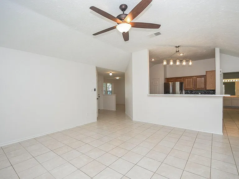 2303 Old Dixie Dr — Photo 9