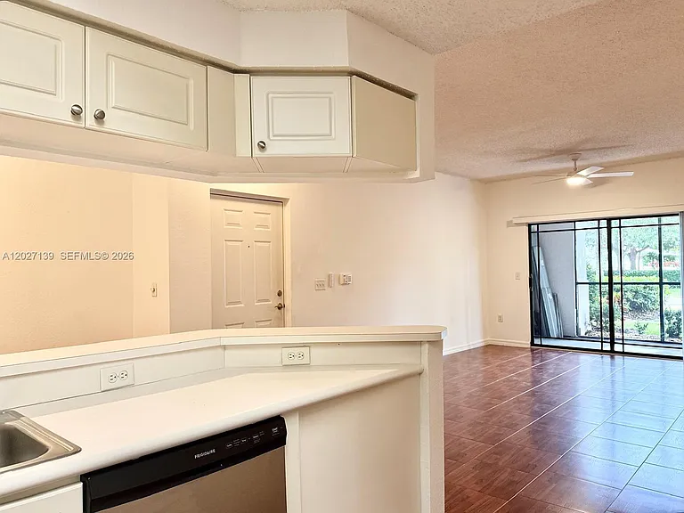 3022 Alcazar Pl #101 — Photo 7