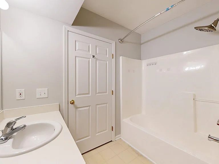 2767 S Knightsbridge Cir — Photo 14