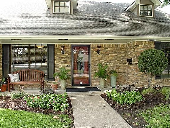 2nd image of 15948 Meadow Vista Pl