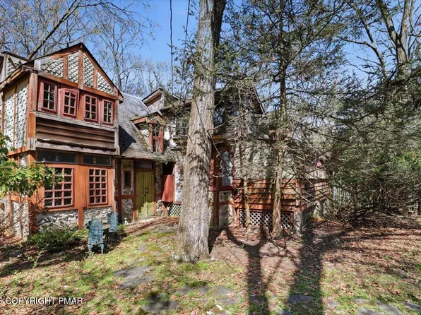 3114 Pocono Dr, East Stroudsburg, PA 18302