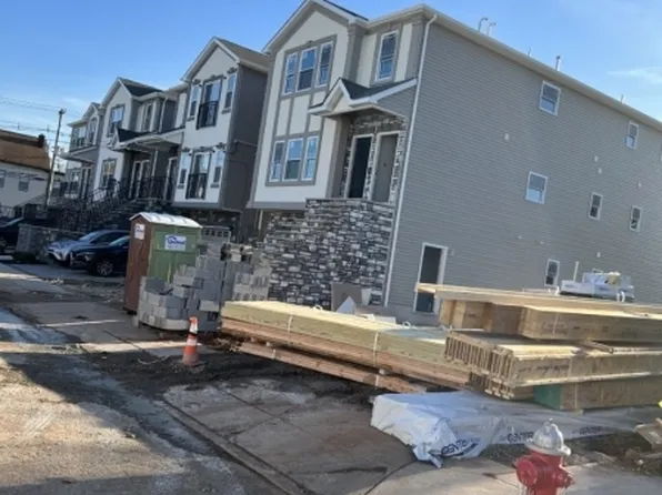 710 Court St, Elizabeth City, NJ 07201